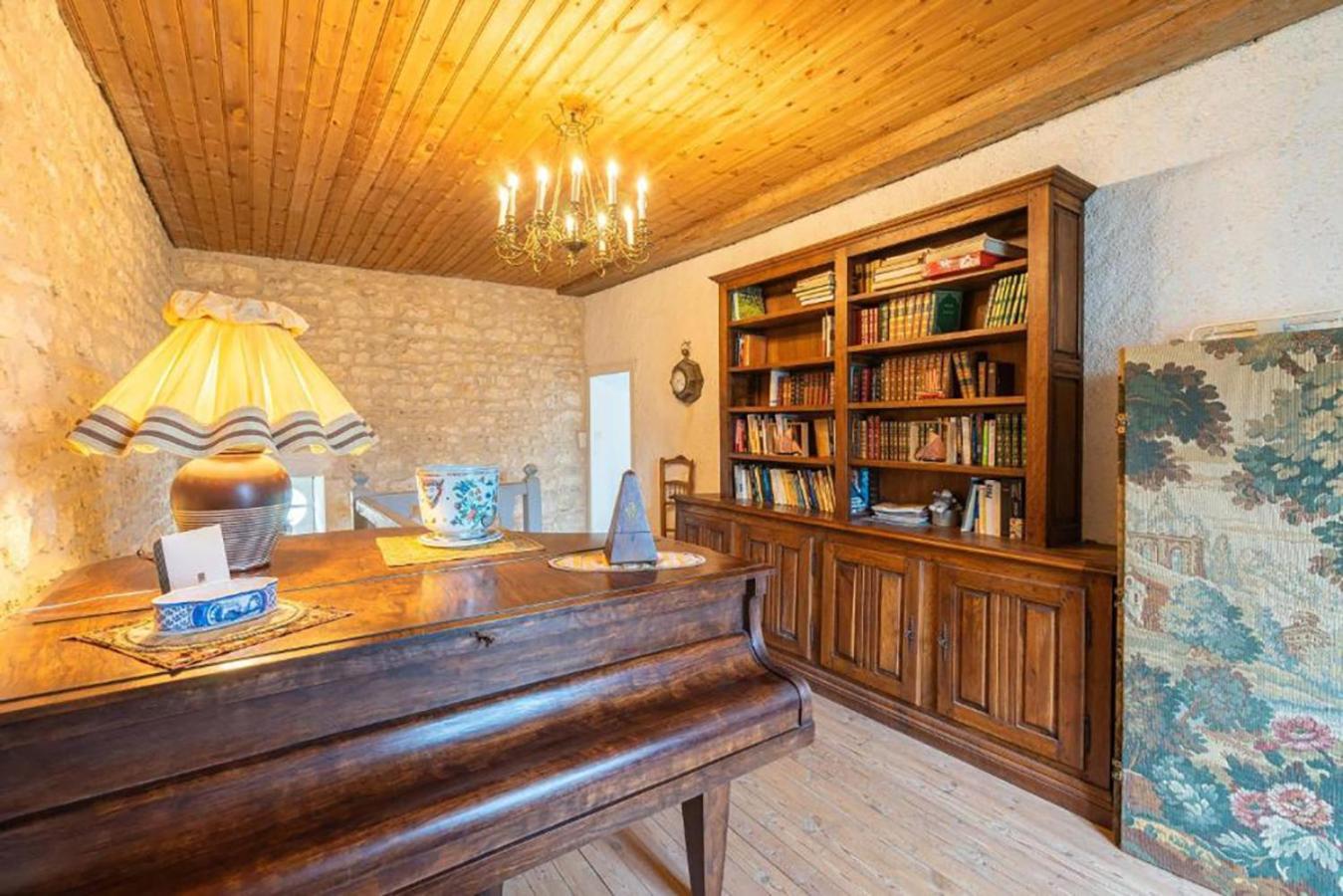 Chambres Et Table D'Hotes Maison Garesche Nieulle-sur-Seudre Exterior photo
